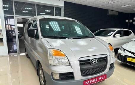 Hyundai Starex I рестайлинг, 2005 год, 600 000 рублей, 2 фотография