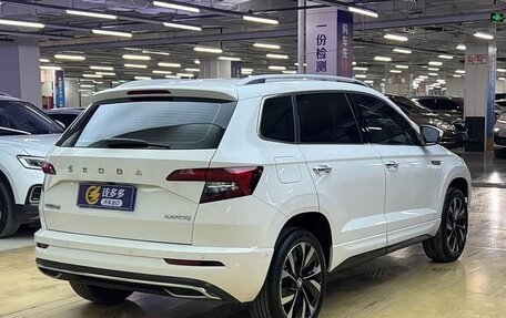 Skoda Karoq I, 2022 год, 2 060 000 рублей, 4 фотография