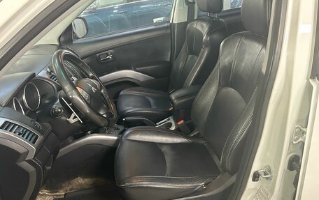 Mitsubishi Outlander III рестайлинг 3, 2011 год, 995 000 рублей, 4 фотография