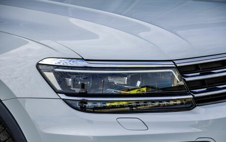 Volkswagen Tiguan II, 2018 год, 2 598 000 рублей, 11 фотография