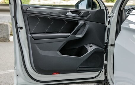 Volkswagen Tiguan II, 2018 год, 2 598 000 рублей, 29 фотография
