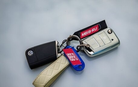 Volkswagen Tiguan II, 2018 год, 2 598 000 рублей, 38 фотография