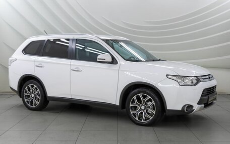 Mitsubishi Outlander III рестайлинг 3, 2014 год, 1 735 000 рублей, 1 фотография