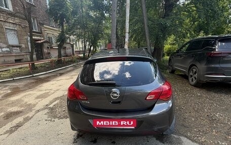 Opel Astra J, 2012 год, 770 000 рублей, 2 фотография