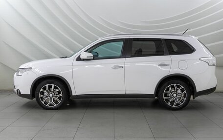Mitsubishi Outlander III рестайлинг 3, 2014 год, 1 735 000 рублей, 4 фотография