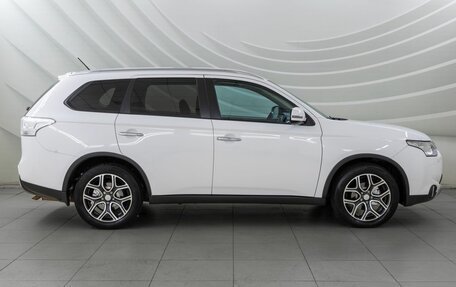 Mitsubishi Outlander III рестайлинг 3, 2014 год, 1 735 000 рублей, 8 фотография