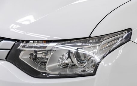 Mitsubishi Outlander III рестайлинг 3, 2014 год, 1 735 000 рублей, 11 фотография