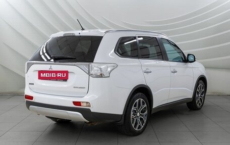 Mitsubishi Outlander III рестайлинг 3, 2014 год, 1 735 000 рублей, 7 фотография