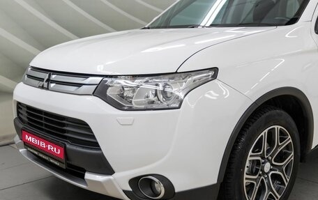 Mitsubishi Outlander III рестайлинг 3, 2014 год, 1 735 000 рублей, 10 фотография