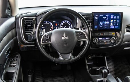 Mitsubishi Outlander III рестайлинг 3, 2014 год, 1 735 000 рублей, 14 фотография