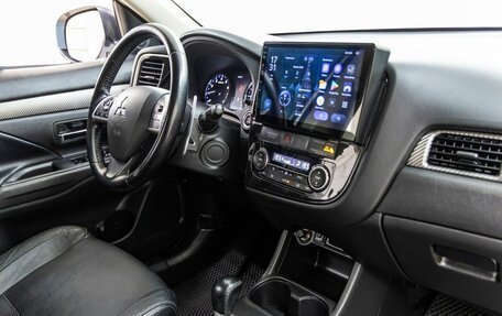 Mitsubishi Outlander III рестайлинг 3, 2014 год, 1 735 000 рублей, 35 фотография