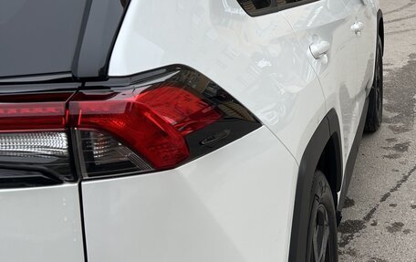 Toyota RAV4, 2021 год, 3 999 999 рублей, 4 фотография