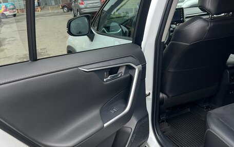 Toyota RAV4, 2021 год, 3 999 999 рублей, 10 фотография