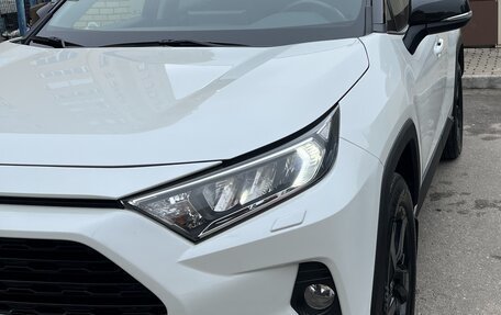 Toyota RAV4, 2021 год, 3 999 999 рублей, 13 фотография