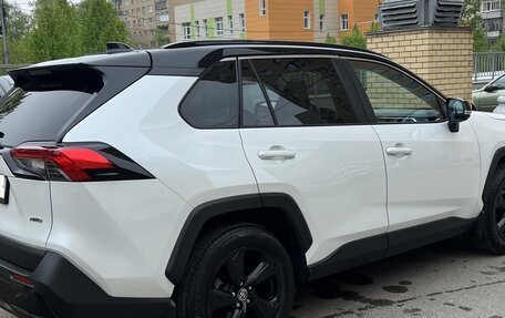 Toyota RAV4, 2021 год, 3 999 999 рублей, 21 фотография