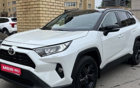Toyota RAV4, 2021 год, 3 999 999 рублей, 15 фотография