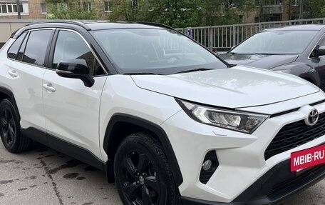 Toyota RAV4, 2021 год, 3 999 999 рублей, 20 фотография