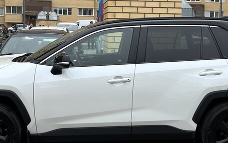 Toyota RAV4, 2021 год, 3 999 999 рублей, 24 фотография