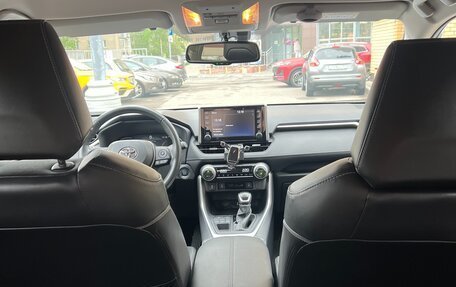 Toyota RAV4, 2021 год, 3 999 999 рублей, 31 фотография
