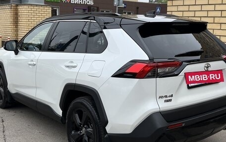 Toyota RAV4, 2021 год, 3 999 999 рублей, 27 фотография