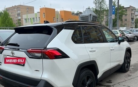 Toyota RAV4, 2021 год, 3 999 999 рублей, 28 фотография