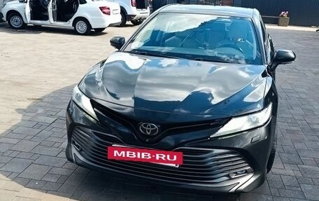 Toyota Camry, 2020 год, 2 650 000 рублей, 3 фотография