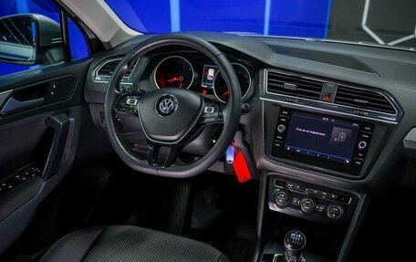 Volkswagen Tiguan II, 2020 год, 2 100 000 рублей, 24 фотография