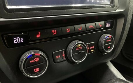 Volkswagen Jetta VI, 2015 год, 1 040 000 рублей, 14 фотография