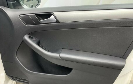 Volkswagen Jetta VI, 2015 год, 1 040 000 рублей, 20 фотография