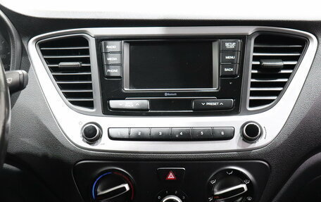 Hyundai Solaris II рестайлинг, 2017 год, 910 000 рублей, 16 фотография