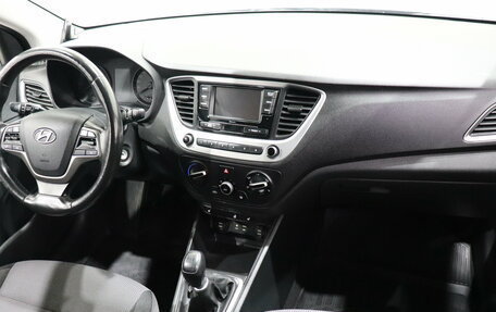 Hyundai Solaris II рестайлинг, 2017 год, 910 000 рублей, 15 фотография