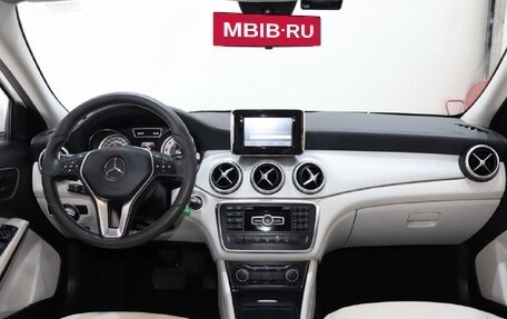 Mercedes-Benz GLA, 2016 год, 1 640 004 рублей, 10 фотография