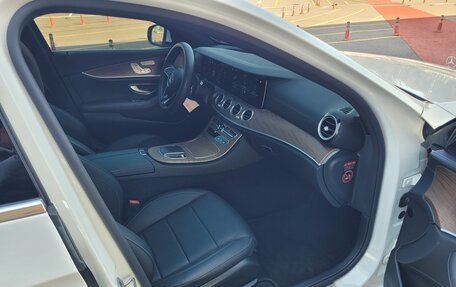 Mercedes-Benz E-Класс, 2022 год, 4 370 000 рублей, 17 фотография