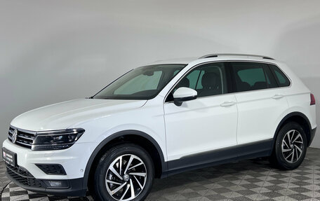 Volkswagen Tiguan II, 2018 год, 2 440 000 рублей, 1 фотография