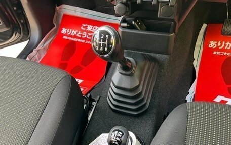 Suzuki Jimny, 2023 год, 18 фотография