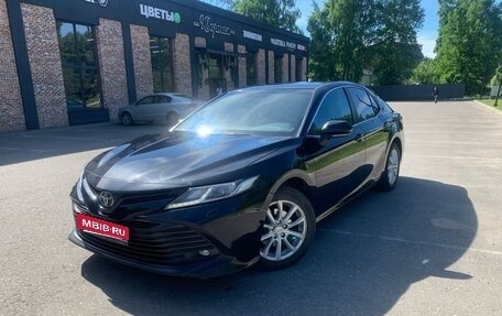 Toyota Camry, 2019 год, 2 400 000 рублей, 2 фотография