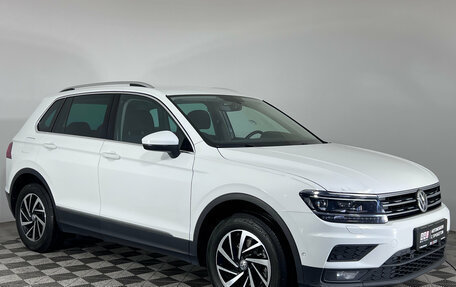 Volkswagen Tiguan II, 2018 год, 2 440 000 рублей, 3 фотография