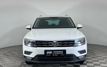 Volkswagen Tiguan II, 2018 год, 2 440 000 рублей, 2 фотография