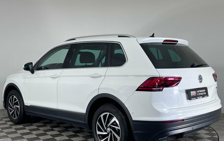 Volkswagen Tiguan II, 2018 год, 2 440 000 рублей, 6 фотография