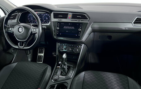 Volkswagen Tiguan II, 2018 год, 2 440 000 рублей, 12 фотография