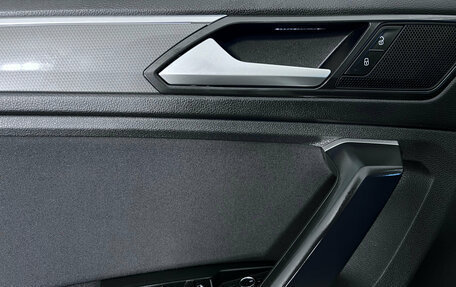 Volkswagen Tiguan II, 2018 год, 2 440 000 рублей, 18 фотография