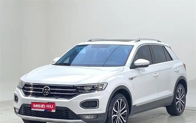 Volkswagen T-Roc I, 2022 год, 1 899 000 рублей, 1 фотография