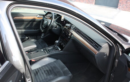 Volkswagen Passat B8 рестайлинг, 2019 год, 2 450 000 рублей, 11 фотография