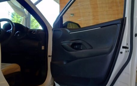 Toyota Yaris, 2021 год, 1 550 000 рублей, 7 фотография