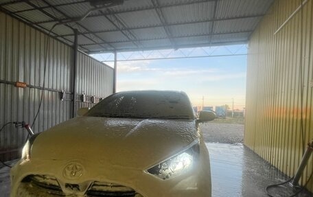 Toyota Yaris, 2021 год, 1 550 000 рублей, 2 фотография