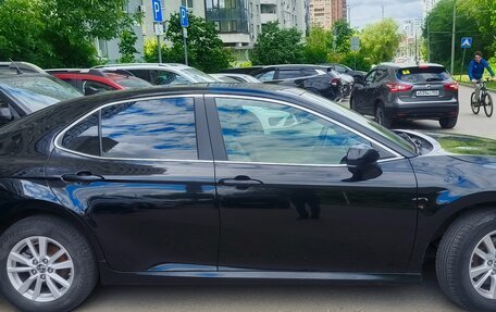 Toyota Camry, 2020 год, 2 400 000 рублей, 3 фотография