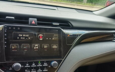 Toyota Camry, 2020 год, 2 400 000 рублей, 6 фотография