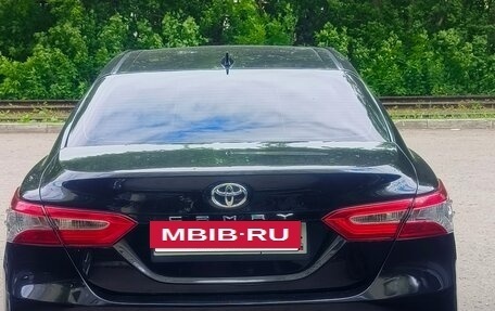 Toyota Camry, 2020 год, 2 400 000 рублей, 2 фотография