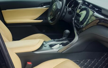 Toyota Camry, 2020 год, 2 400 000 рублей, 5 фотография