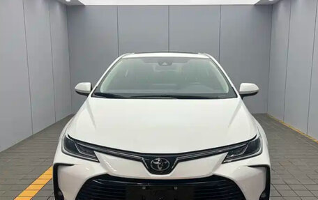 Toyota Corolla, 2023 год, 1 900 000 рублей, 2 фотография